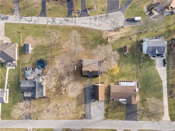 3773 N Lakeshore Dr, Jamestown, OH 45335