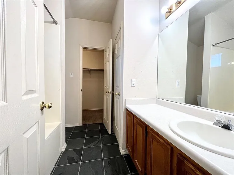 1157 Kentra Dr — Photo 12