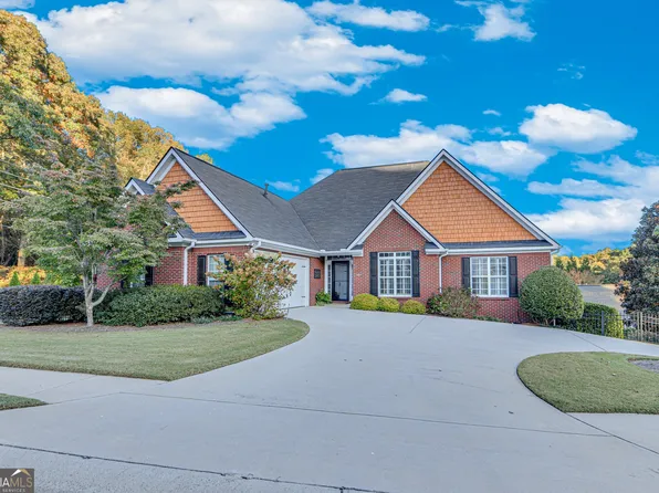 909 Brenau Point Dr, Gainesville, GA 30501