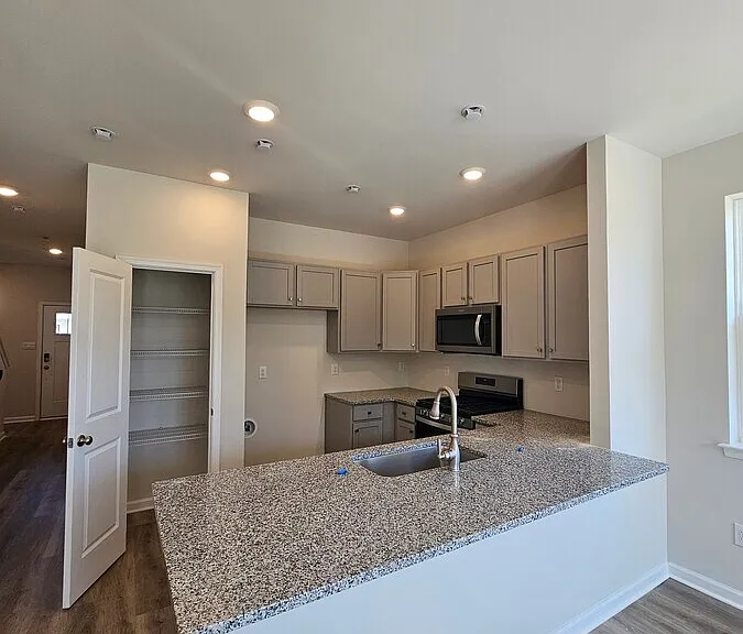 44 Elliot Ln — Photo 25