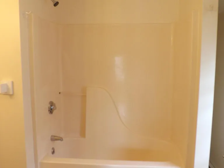 185 Center Ave — Photo 12