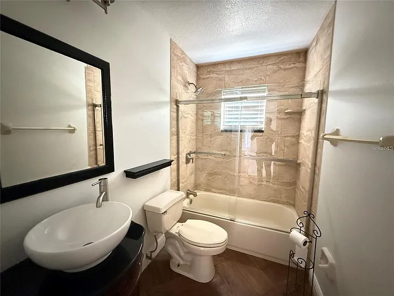 3900 Oak Pointe Blvd — Photo 11