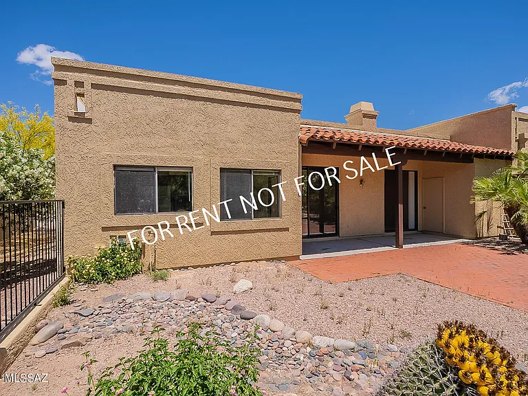 936 E Camino Diestro — Photo 41