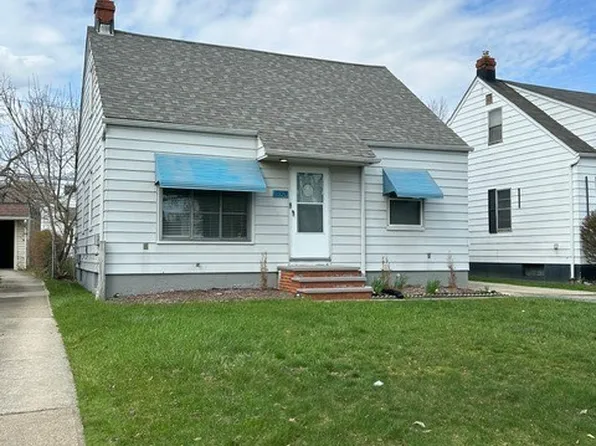 19309 Fairway Ave, Maple Heights, OH 44137