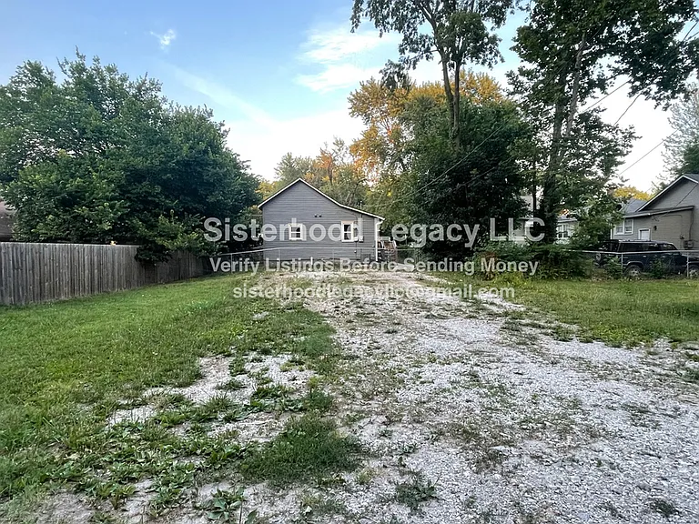 838 S Oak St — Photo 8