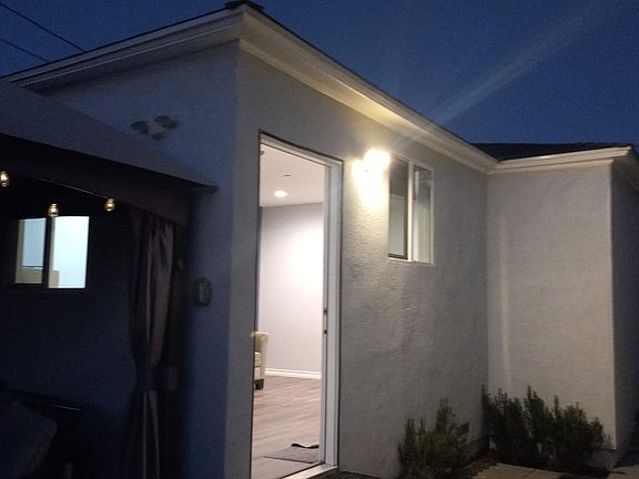 2nd image of 1631 N Buena Vista St #B