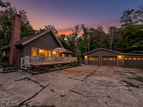 173 E Fairway Rd, Central City, PA 15926
