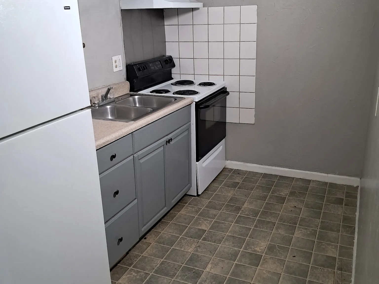 1 bed, 650 sqft, $1,050 — Photo 4