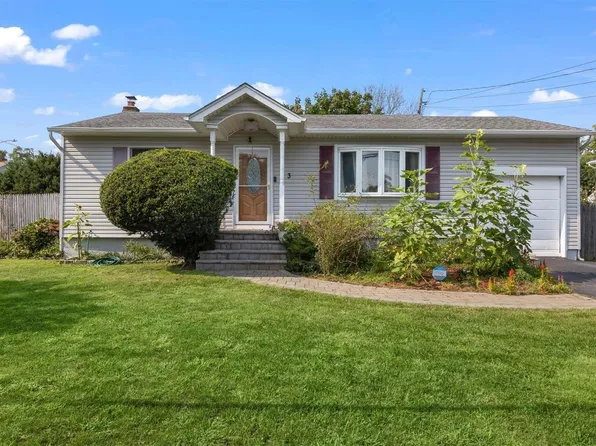 3 W 15th Street, Huntington Station, NY 11746