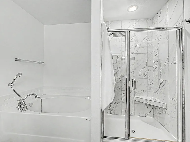 2070 Wildflower Dr — Photo 12