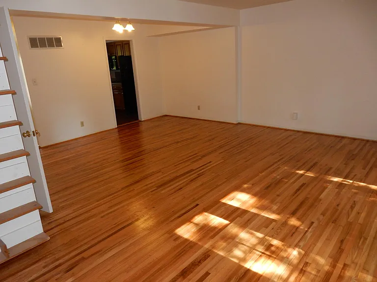 Looking toward kitchen door.