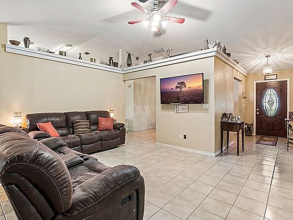 4th image of 10507 NW 146th Pl