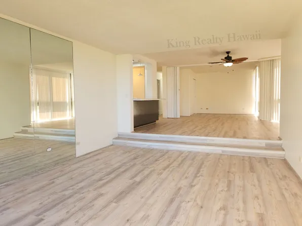 521 Hahaione St, Honolulu, HI