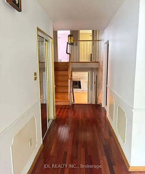 28 Harringay Cres — Photo 9