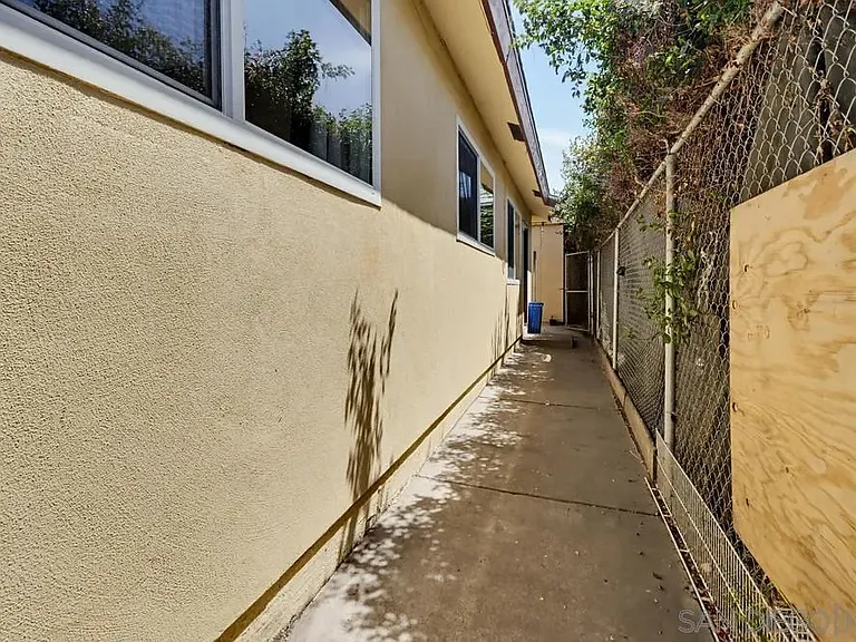 3095 L St — Photo 29