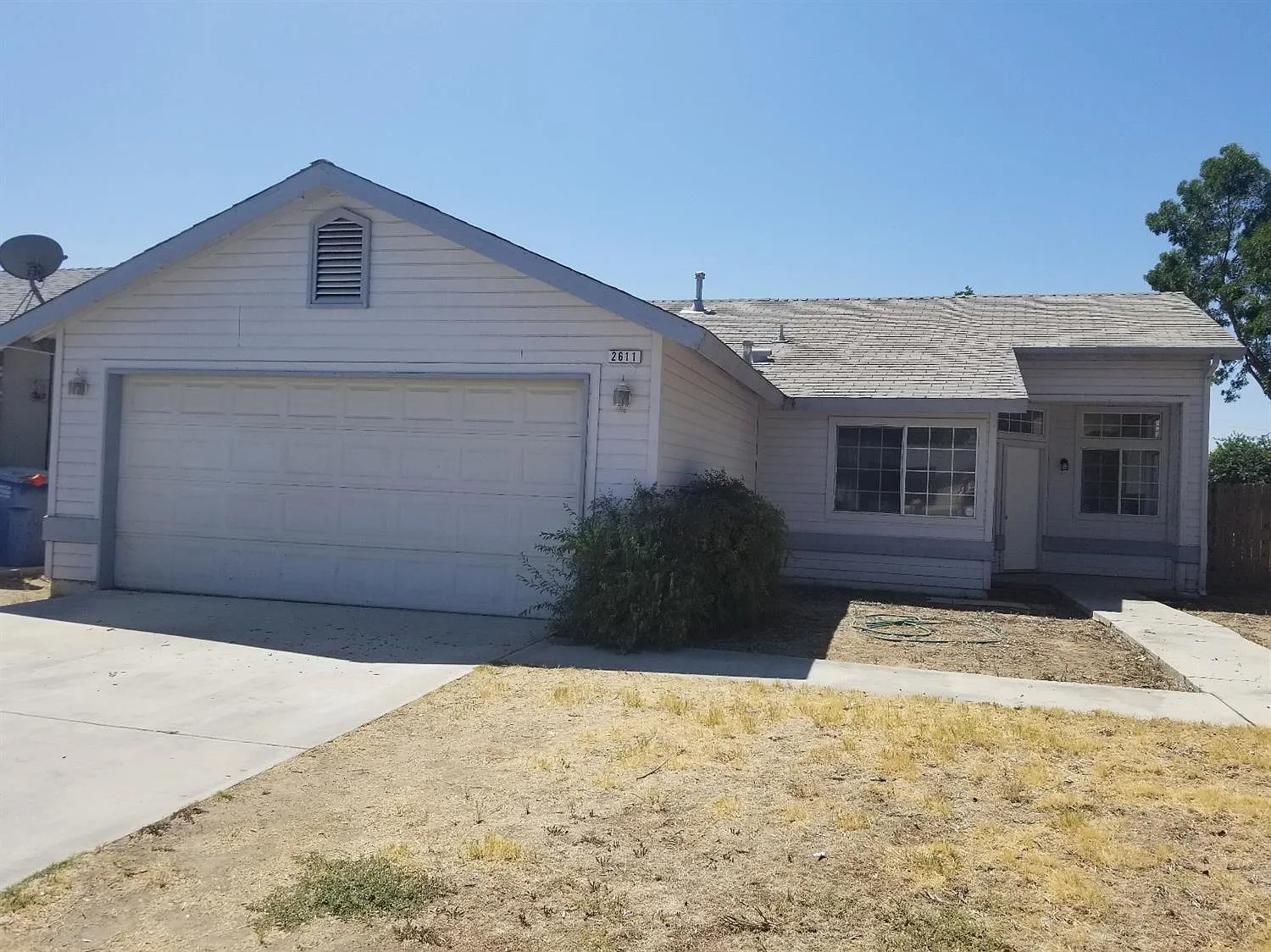 2611 W Walnut St photo 1