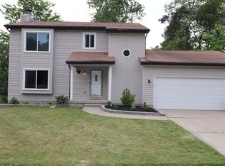 5621 Creekwood Ln, Haslett, MI 48840