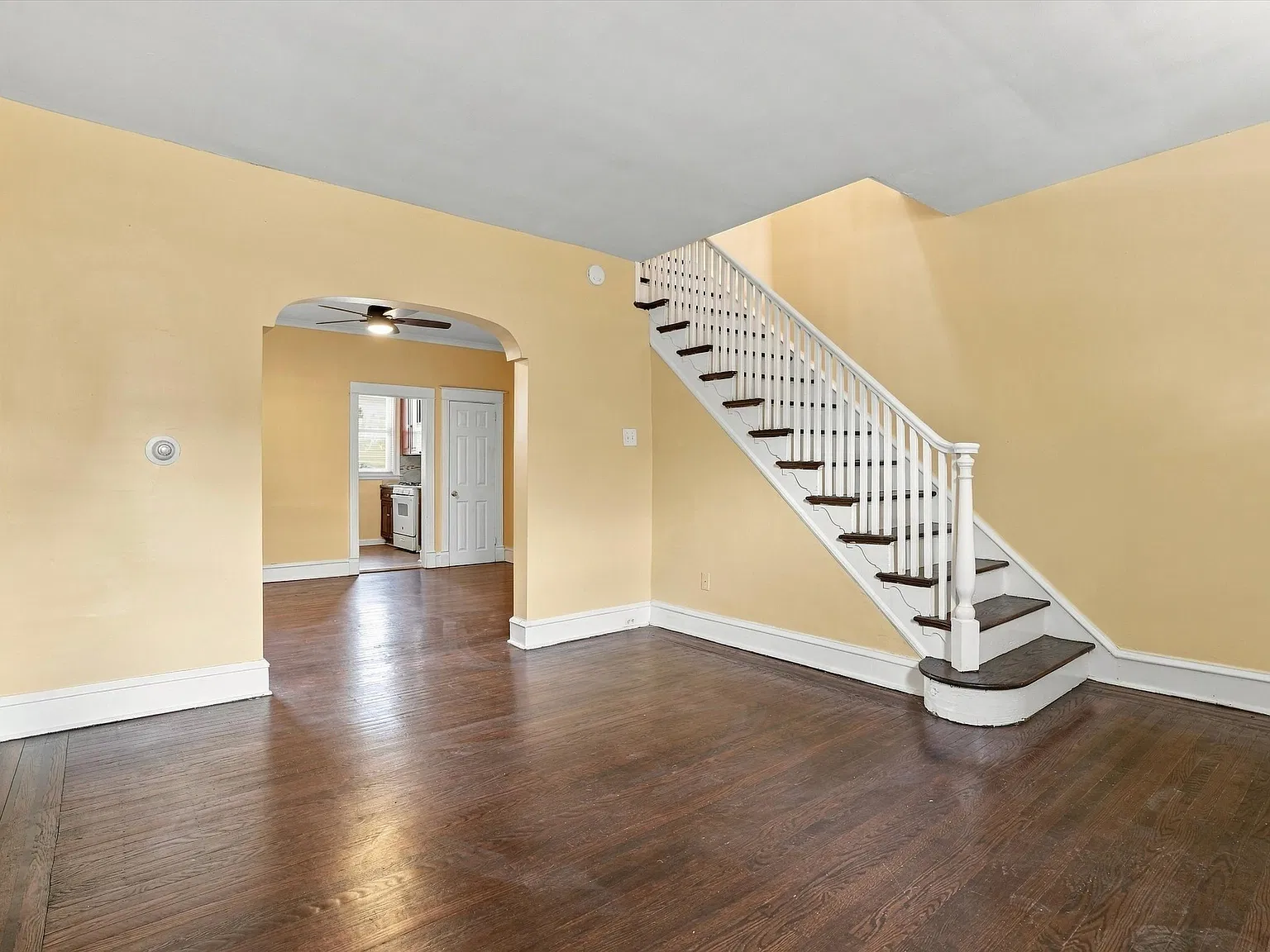 3 bed, 1022 sqft, $1,650 — Photo 2
