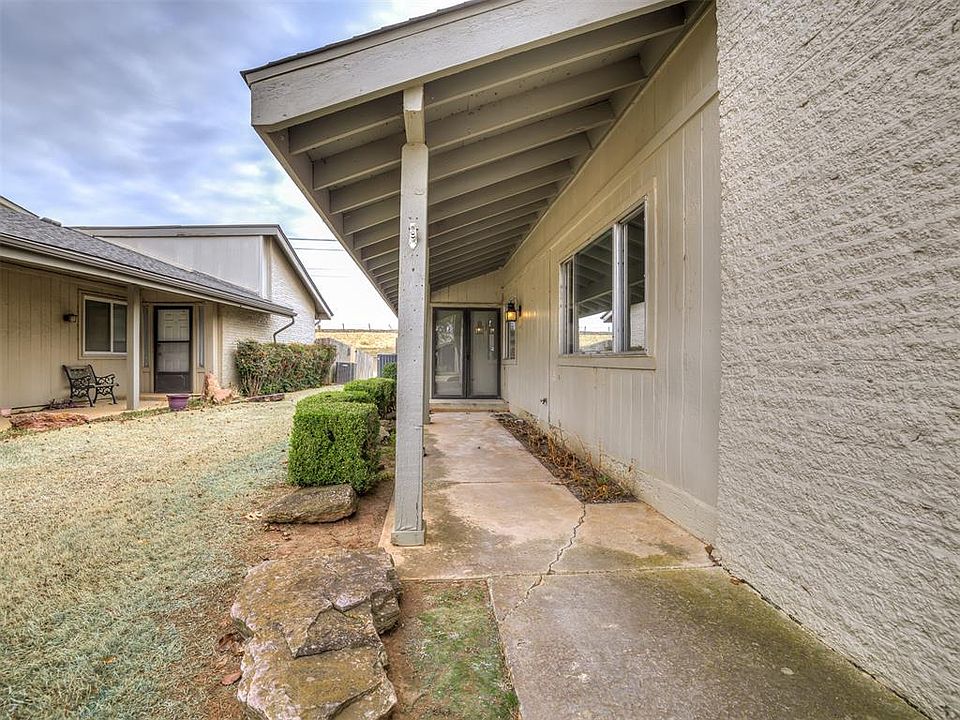 1st image of 9822 Hefner Village Dr