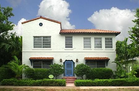 2nd image of 526 Catalonia Ave