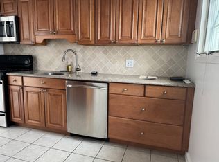 117 Fieldstone Rd #1, Staten Island, NY 10314