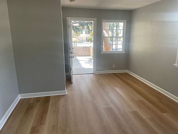 3rd image of 2105 Peyton Ave