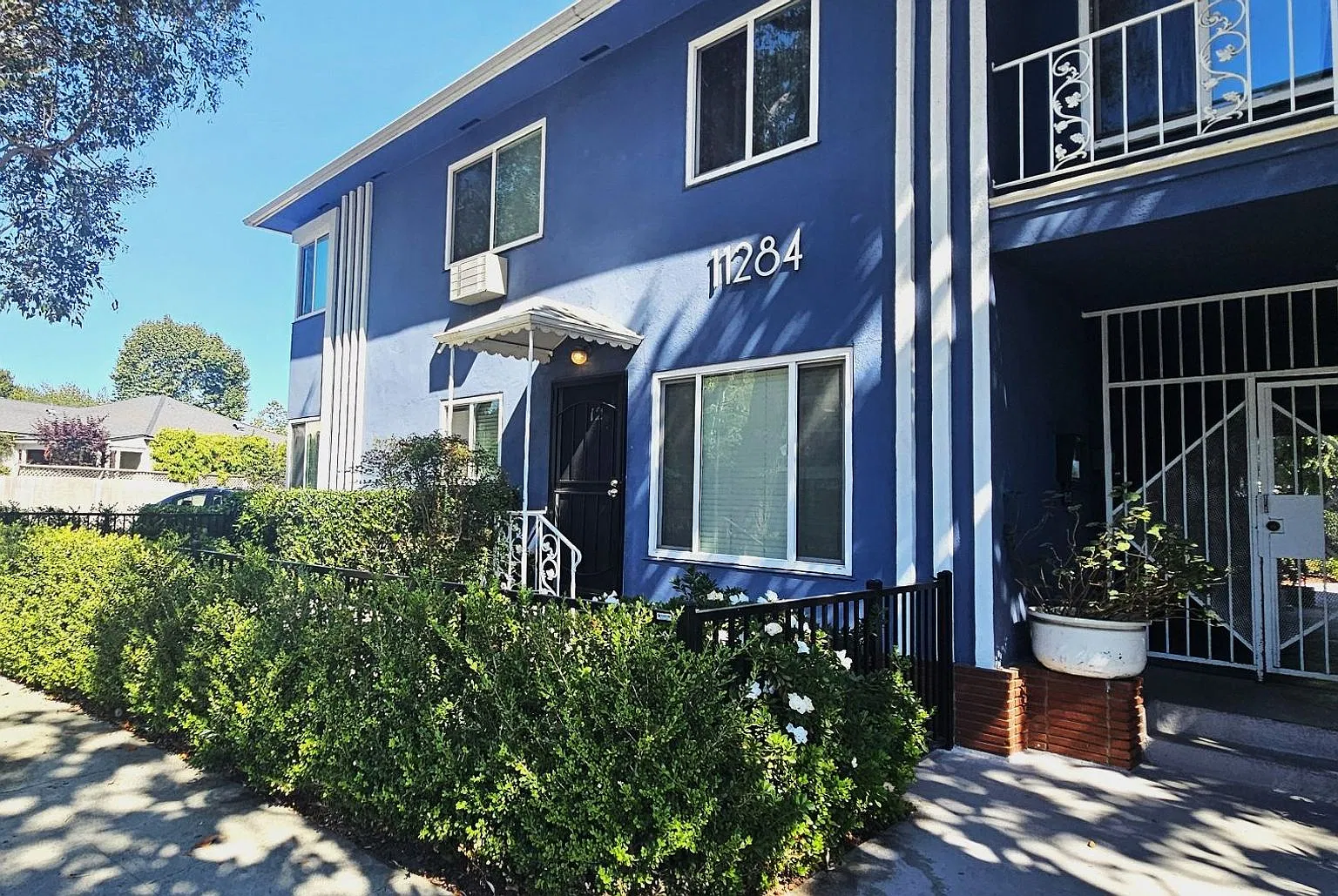 Westwood Hills Apartment — Photo 2
