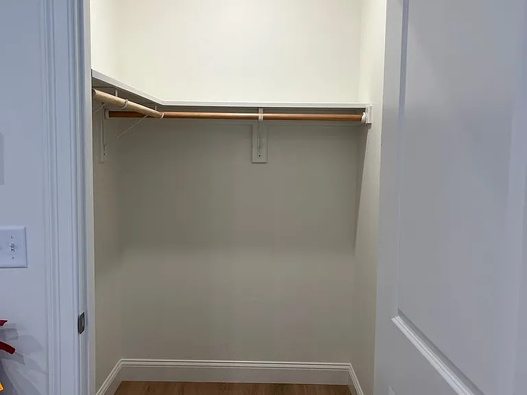 386 Saint John St — Photo 5