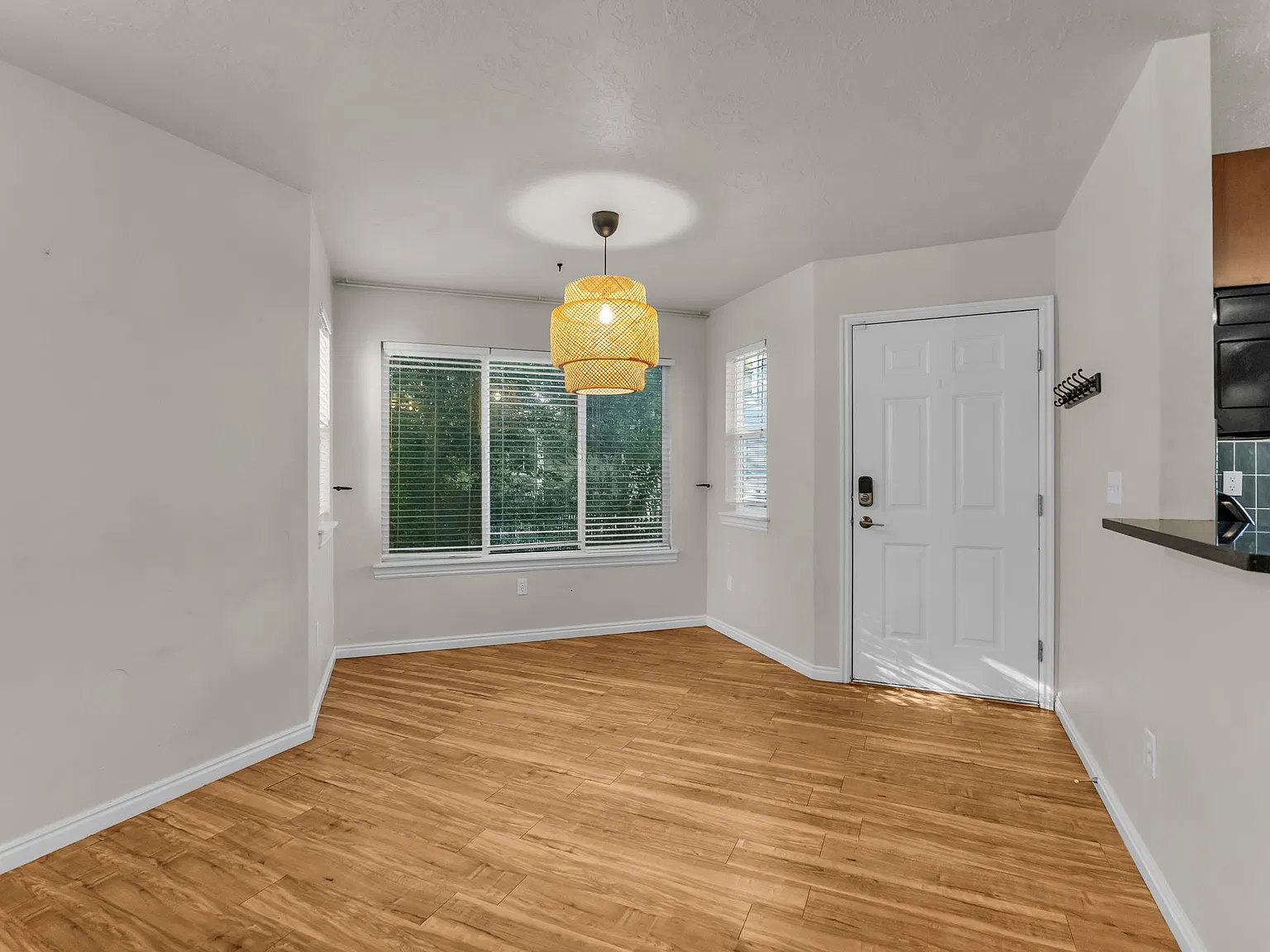 564 Sellwood Court - 1 — Photo 4