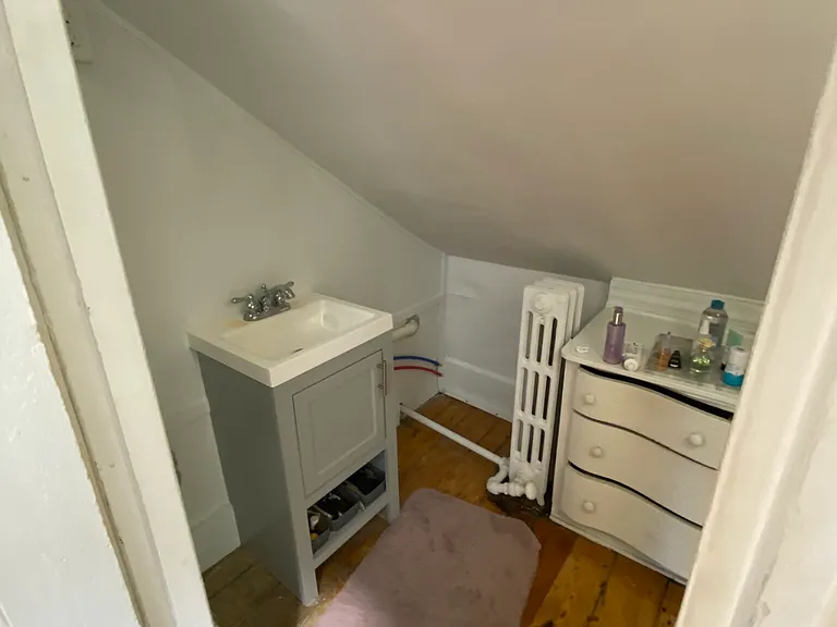 32 Irving St #4 — Photo 14