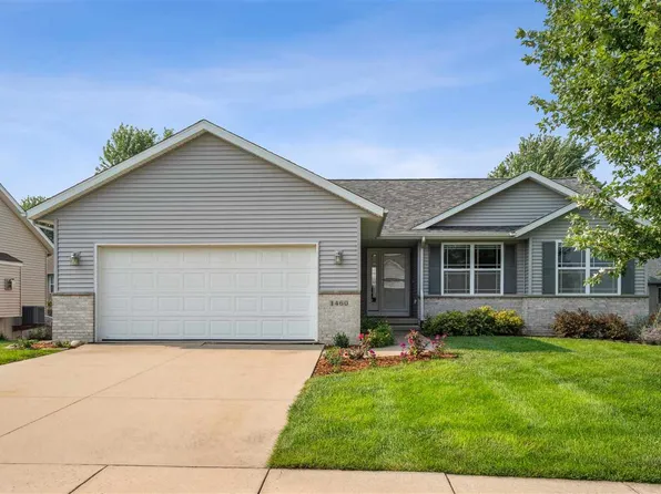 1460 Blacktail Ln, North Liberty, IA 52317