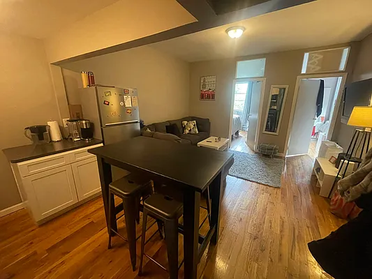 Rented by Delmark Realty LLC | media 36