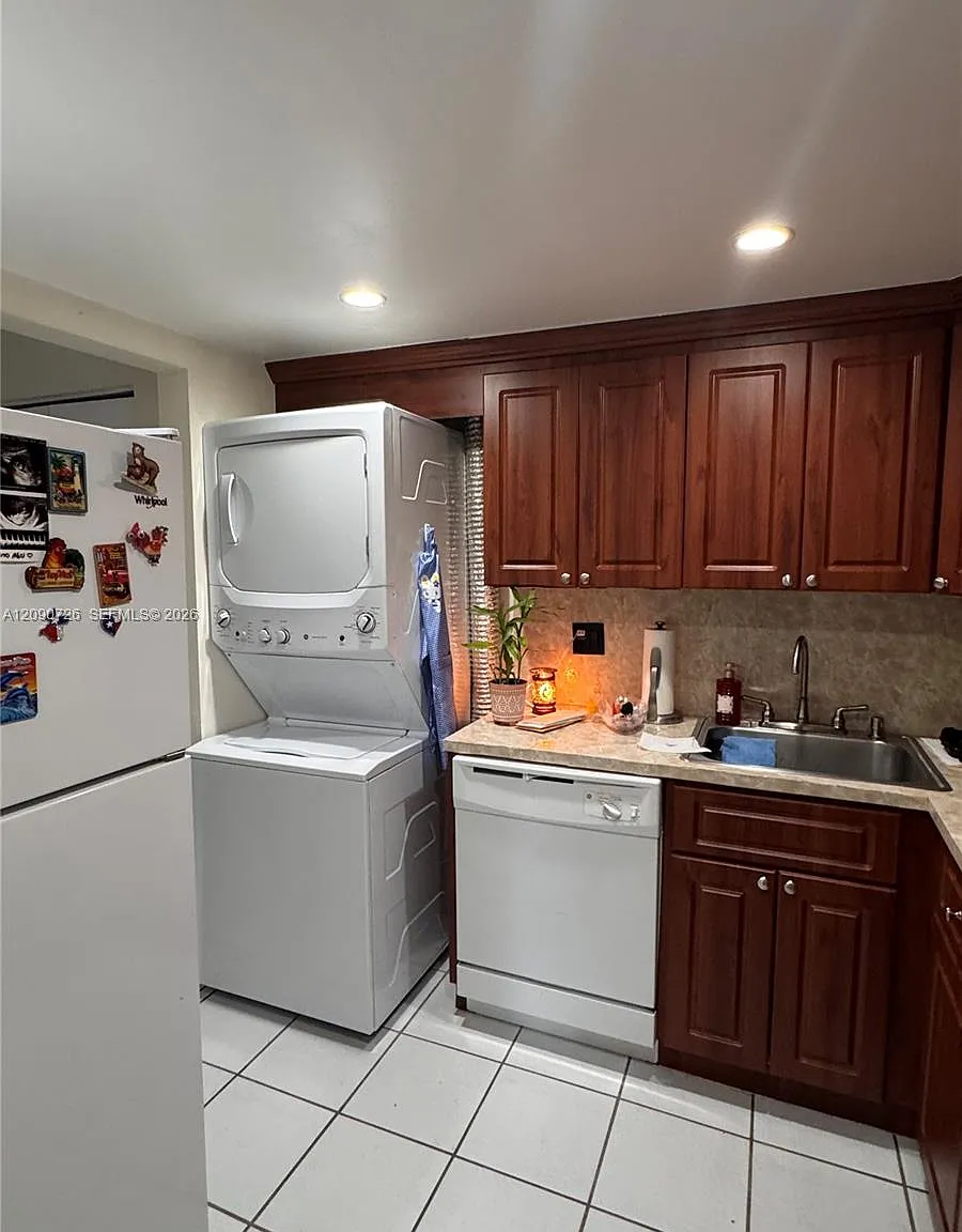 Captiva Lakes Villas Cond — Photo 3