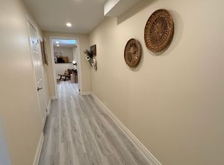 248 Crossland Gate ROOM 2, Newmarket, ON L3X 1A9