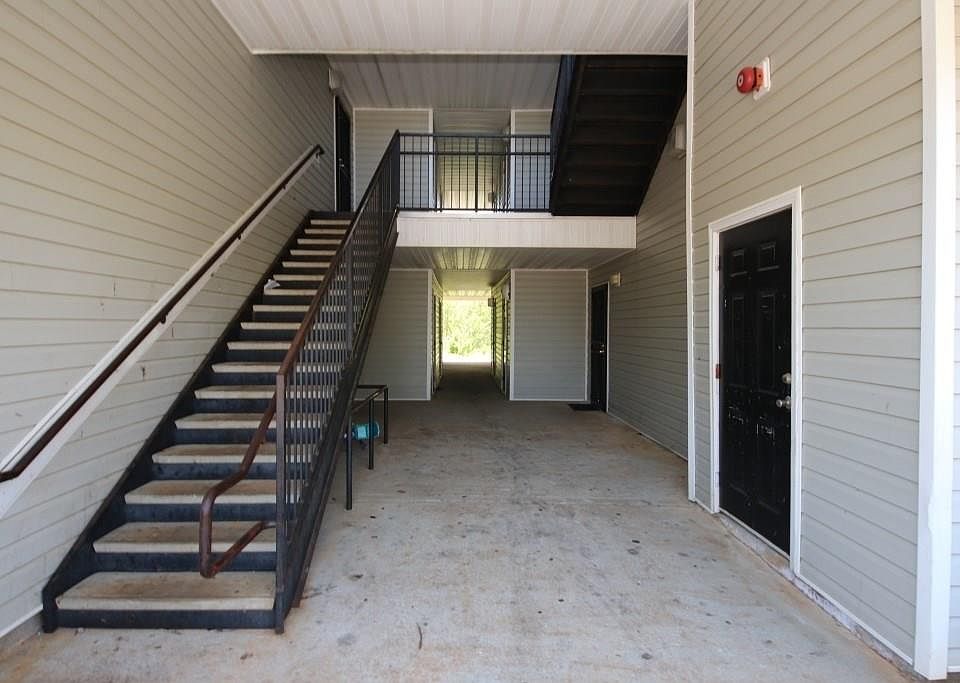 2nd image of 4103 Waldrop Pl
