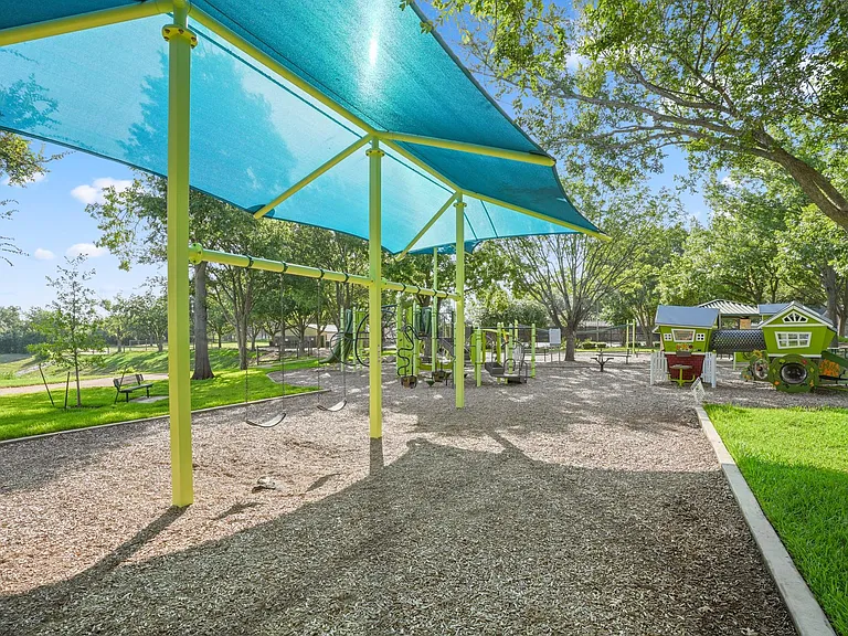 17841 Park Valley Dr — Photo 24