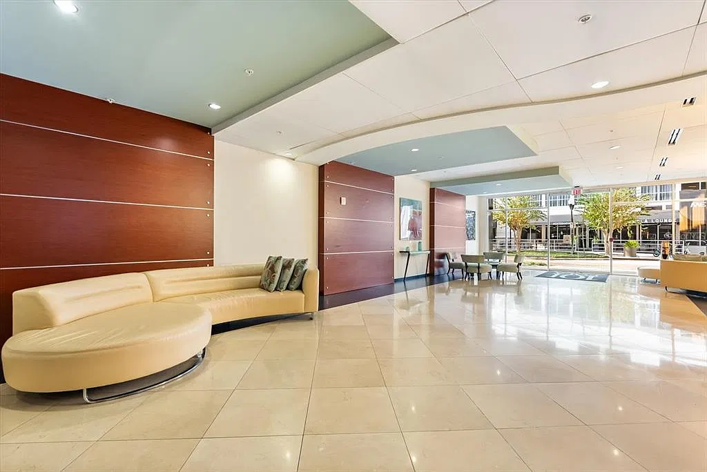 1 bed, 1.5 bath, 997 sqft, $2,300 — Photo 2