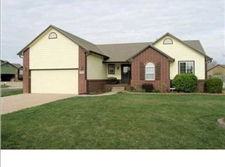 958 N Pheasant Run St, Valley Center, KS 67147