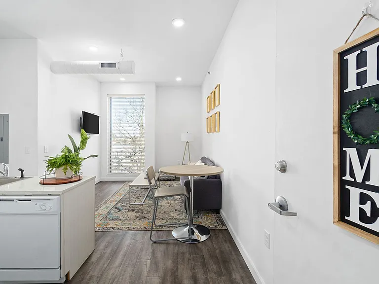 MAIN608 — Photo 20