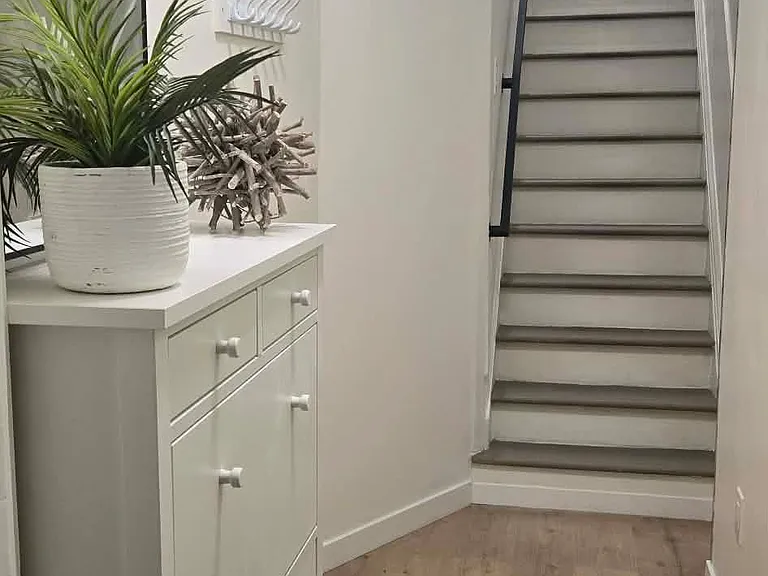 793 Dufferin St #UPPER — Photo 2