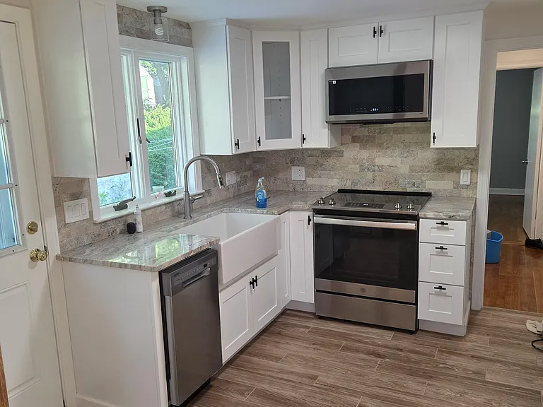 42 Davenport Rd — Photo 27