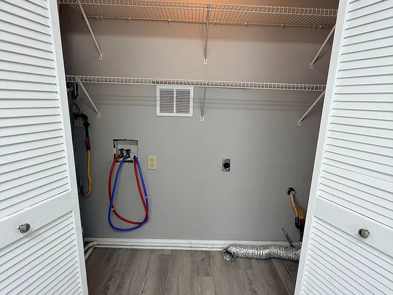 103 Middle St — Photo 12