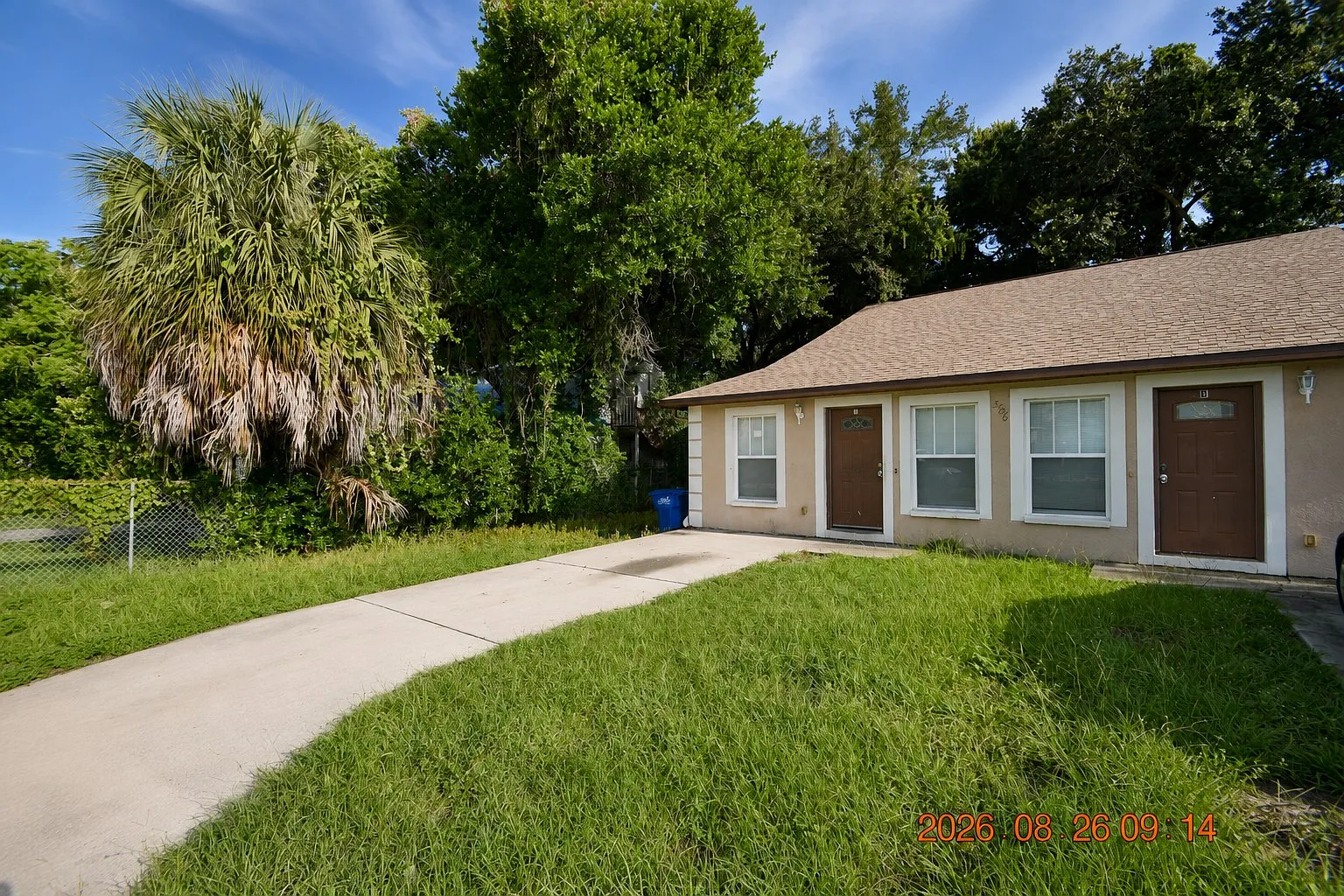 3 bed, 810 sqft, $1,595 — Photo 1