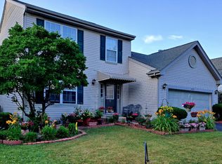 2070 Foxtail Dr, Aurora, IL 60504