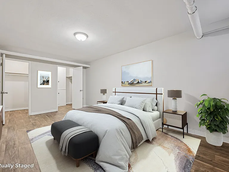 South Josephine Apartments — Photo 16