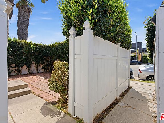 4th image of 11921 Jefferson Blvd