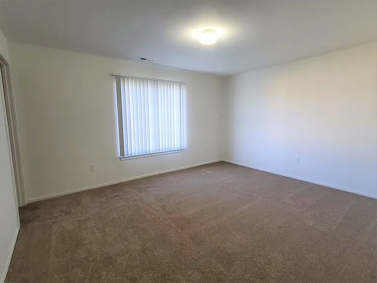Thornridge Apartments — Photo 110