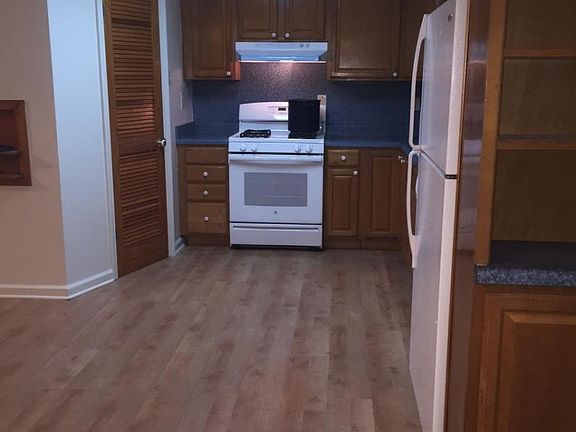 5th image of 1301 Clyde Dr