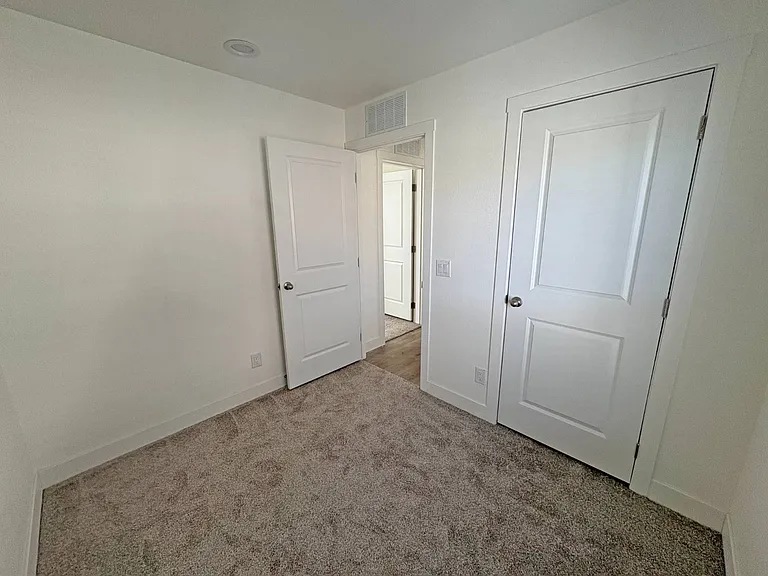 1700 State St #10 — Photo 16