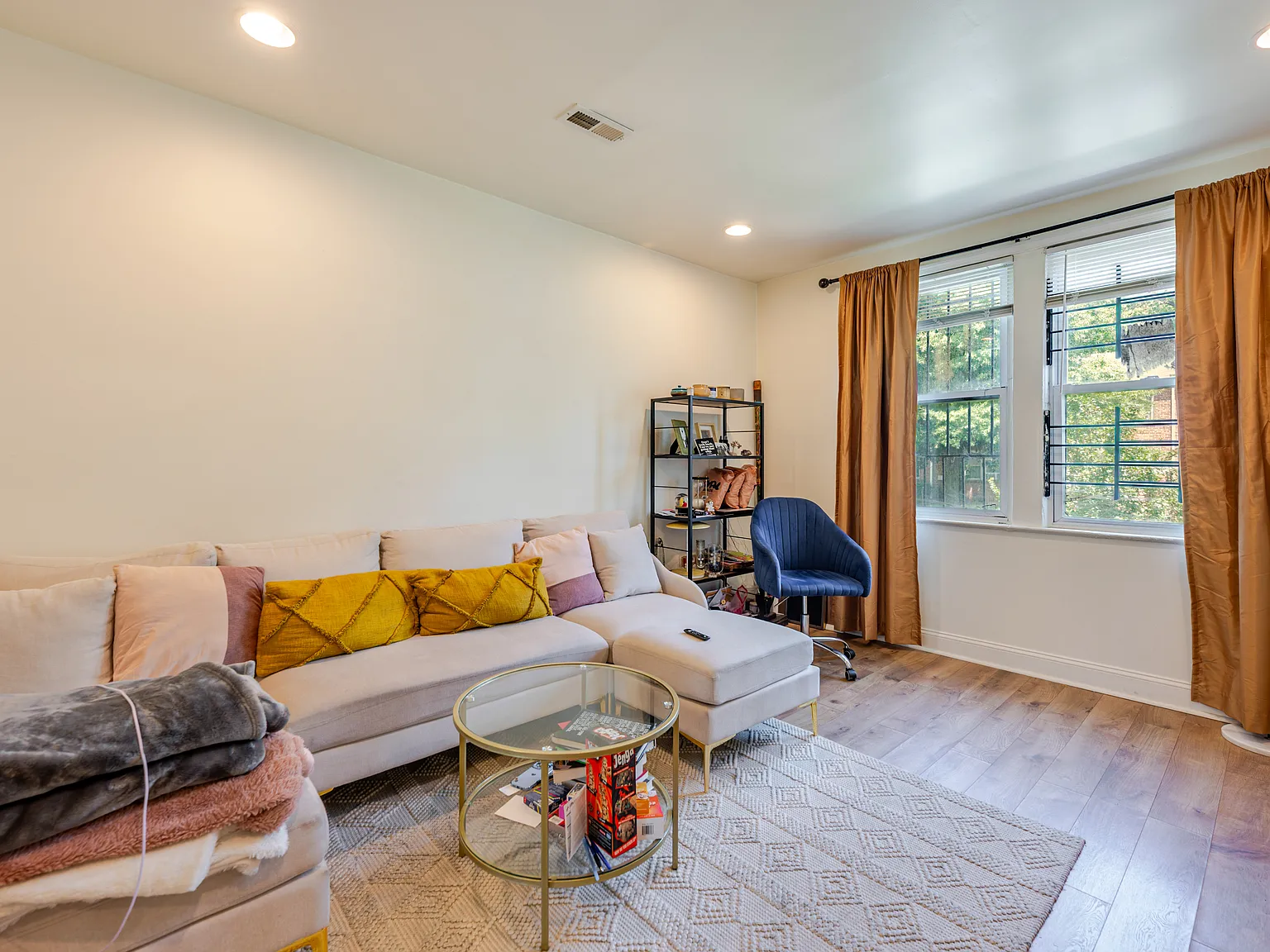 1909 M St NE Unit 2 — Photo 1